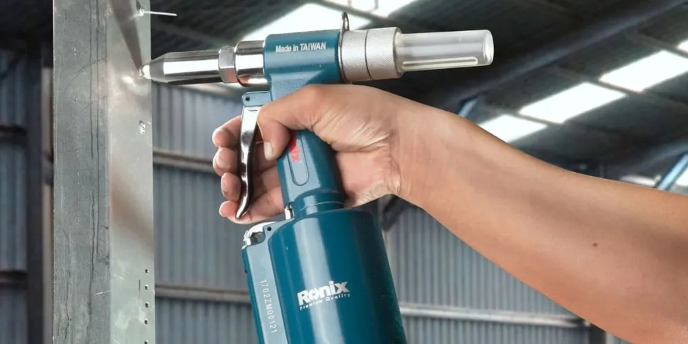 پرچ کن بادی